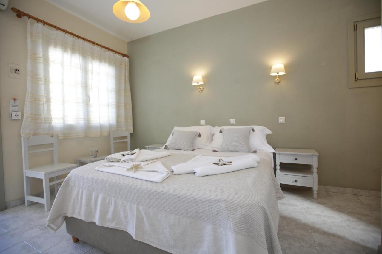 Alexandra'S Rooms ปาริเกีย ภายนอก รูปภาพ