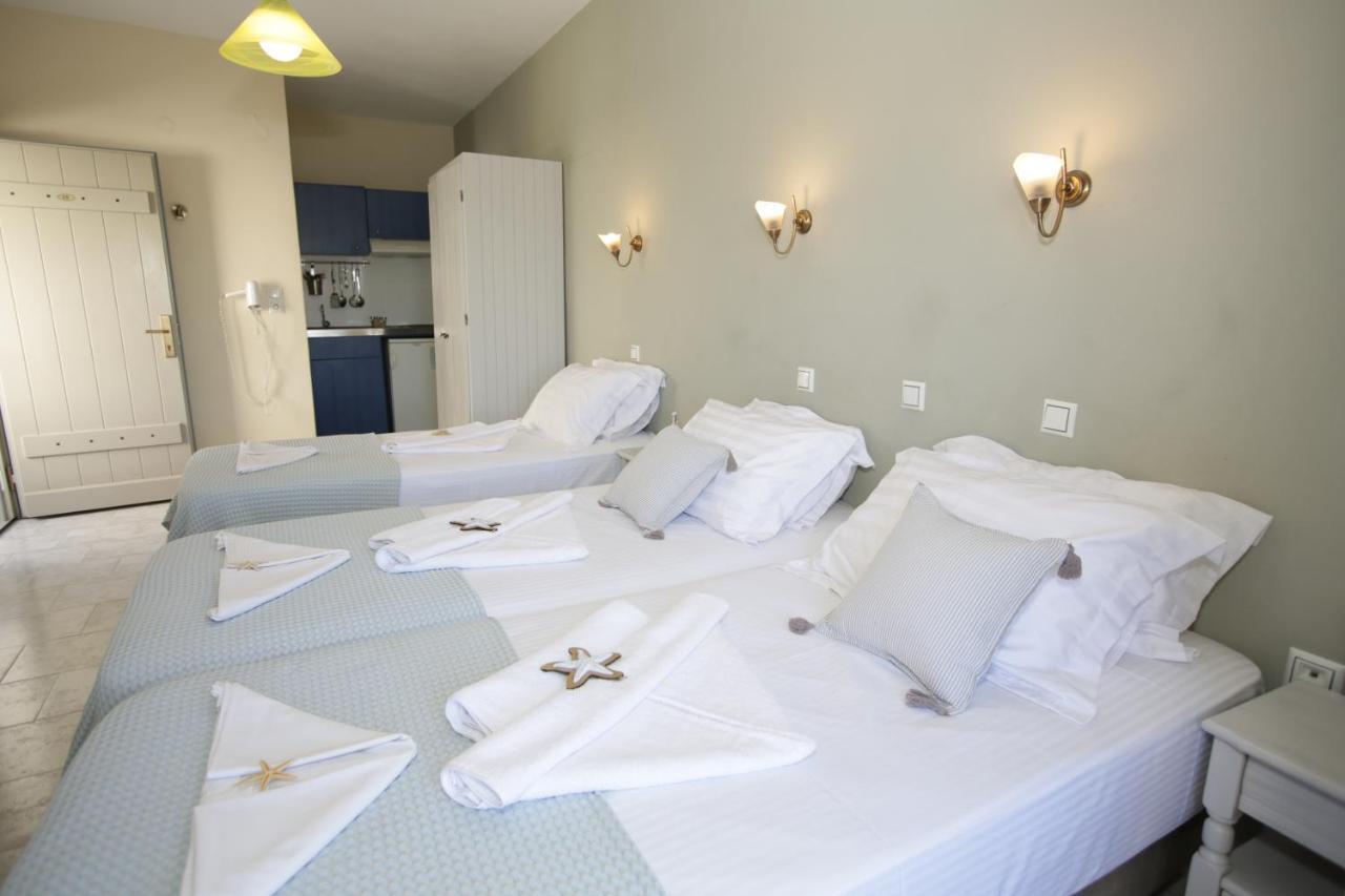 Alexandra'S Rooms ปาริเกีย ภายนอก รูปภาพ